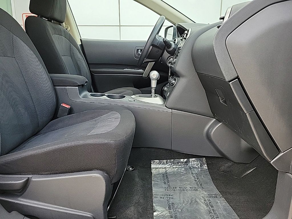Thumbnail: 2012 Nissan Rogue - 16