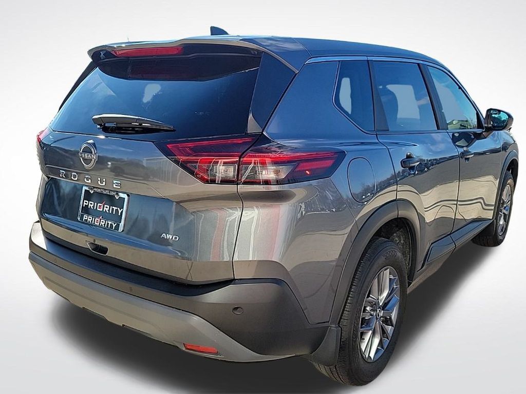 Thumbnail: 2023 Nissan Rogue - 5