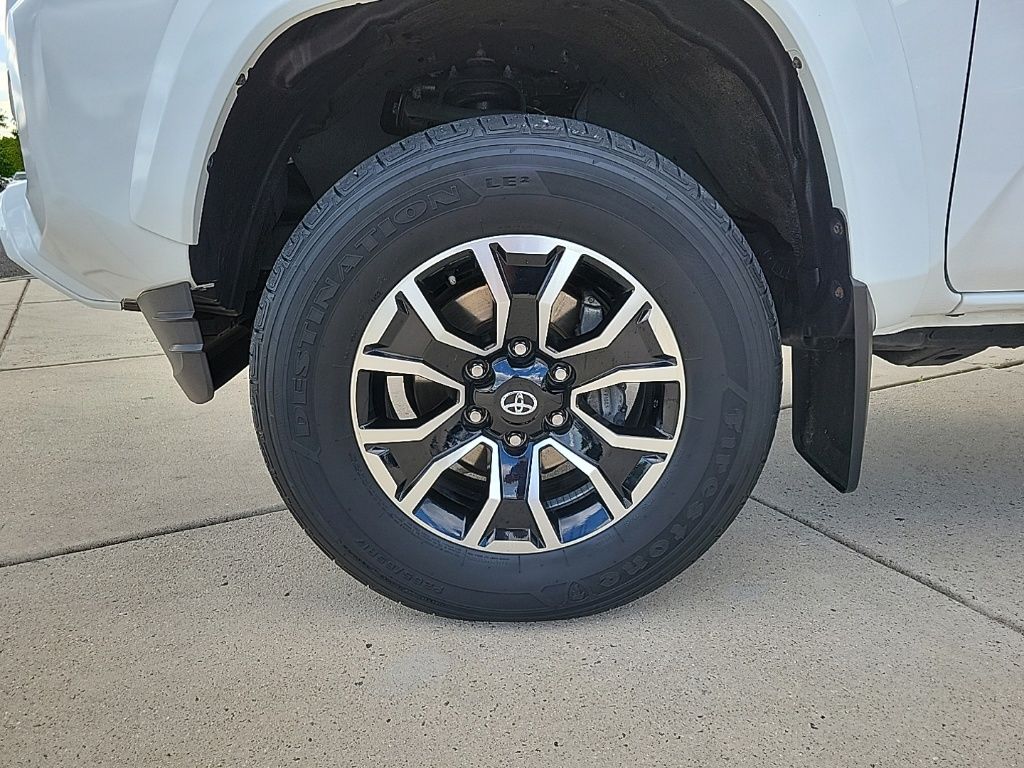 Thumbnail: 2022 Toyota Tacoma - 8