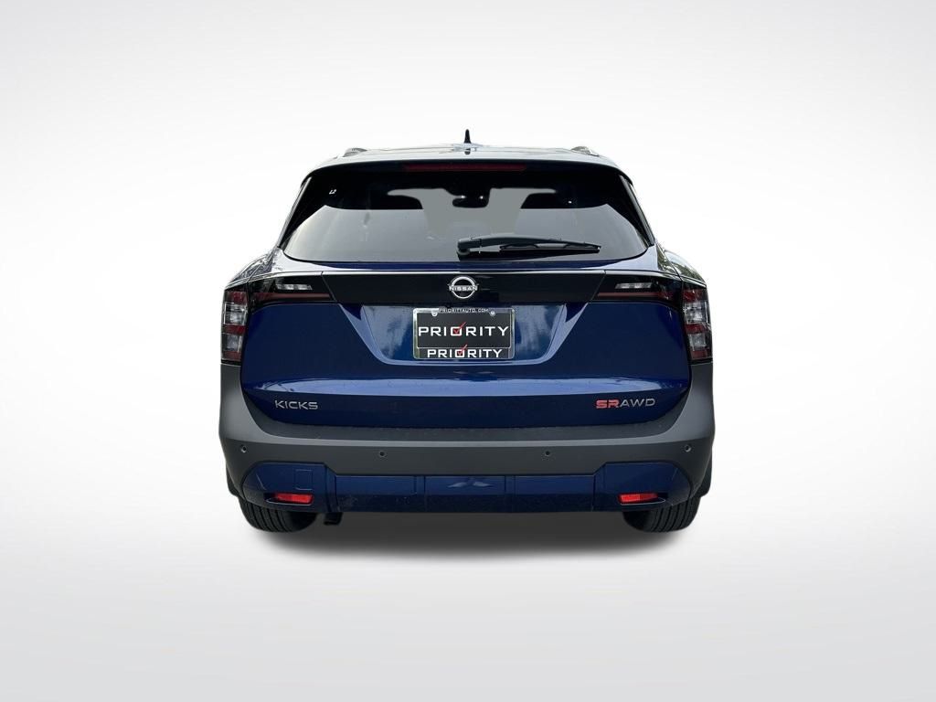 Thumbnail: 2025 Nissan Kicks - 4