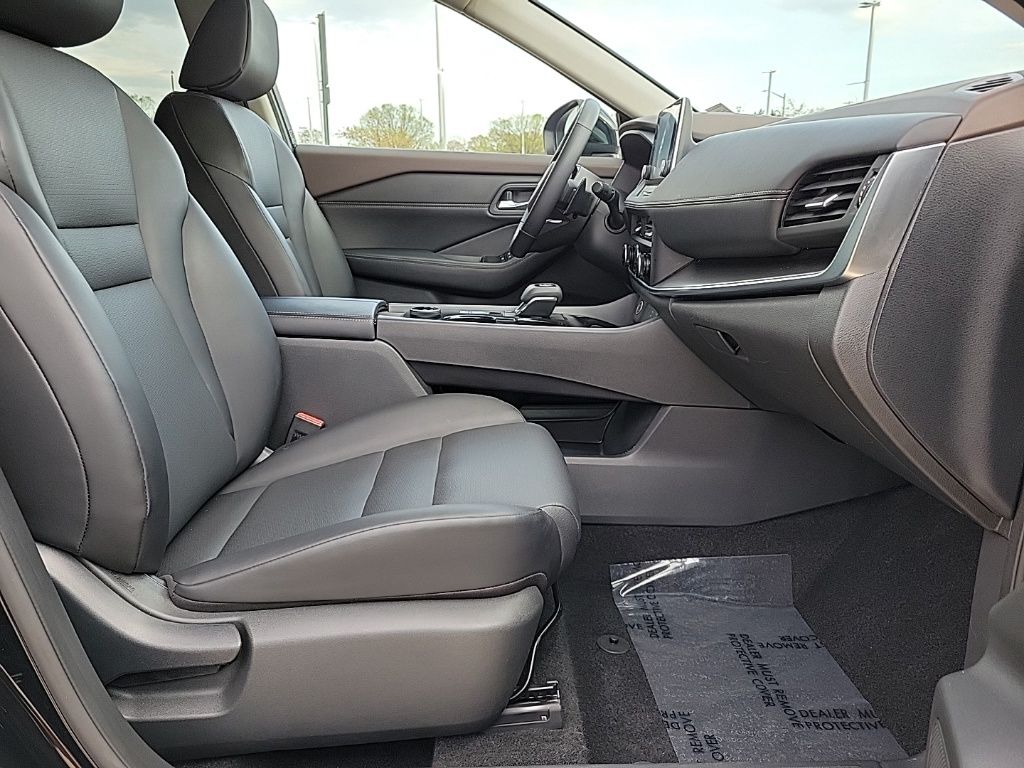 Thumbnail: 2023 Nissan Rogue - 15