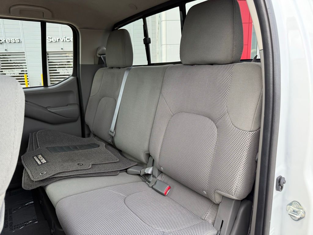 2020 Nissan Frontier SV 27