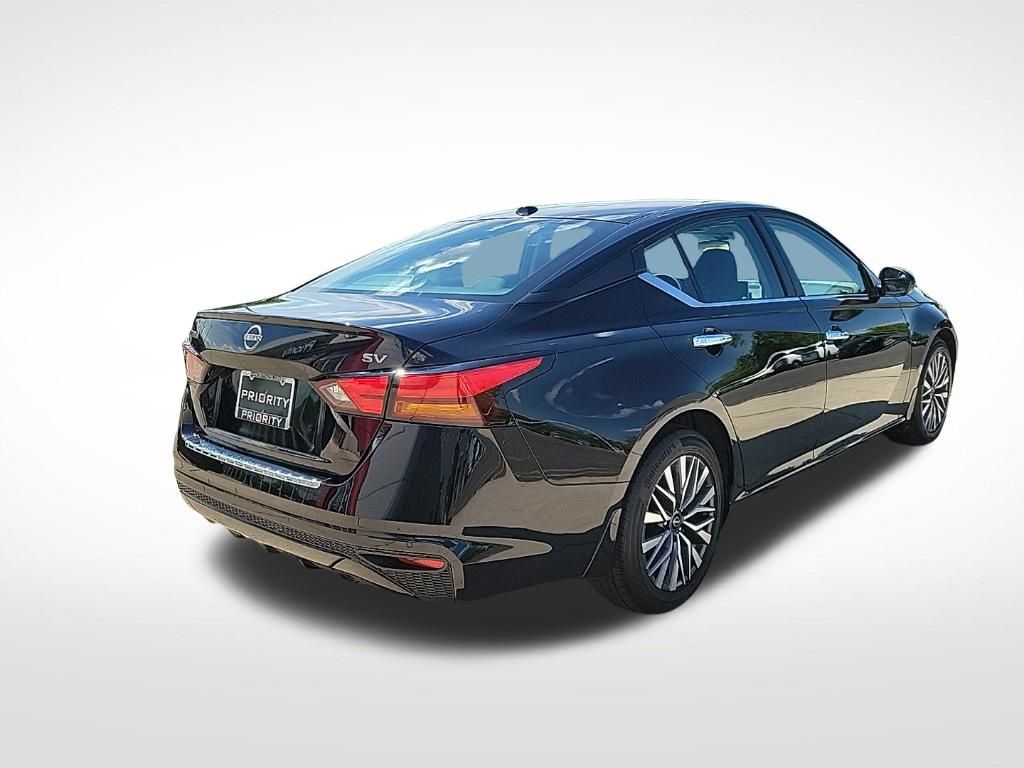 Thumbnail: 2023 Nissan Altima - 4