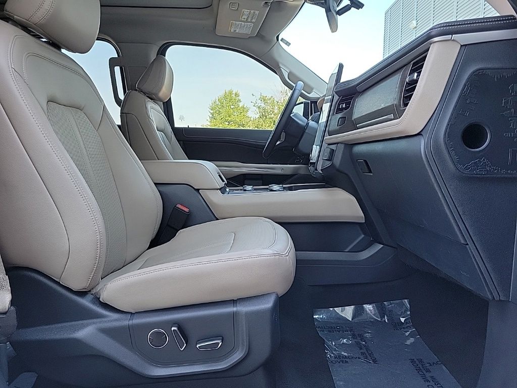 Thumbnail: 2024 Ford Expedition MAX - 17