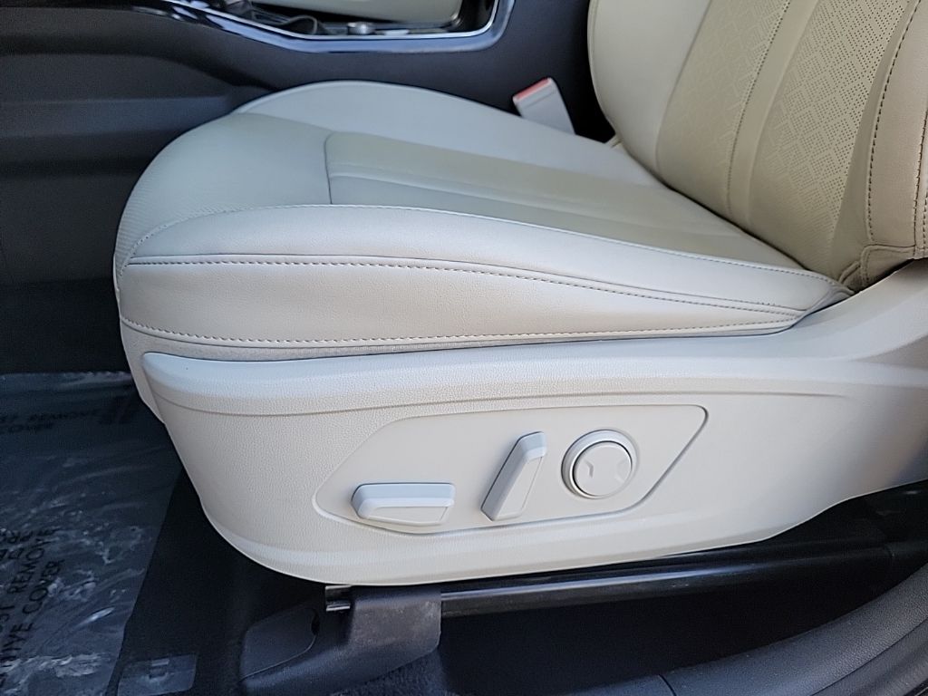 Thumbnail: 2022 Kia Sorento - 22