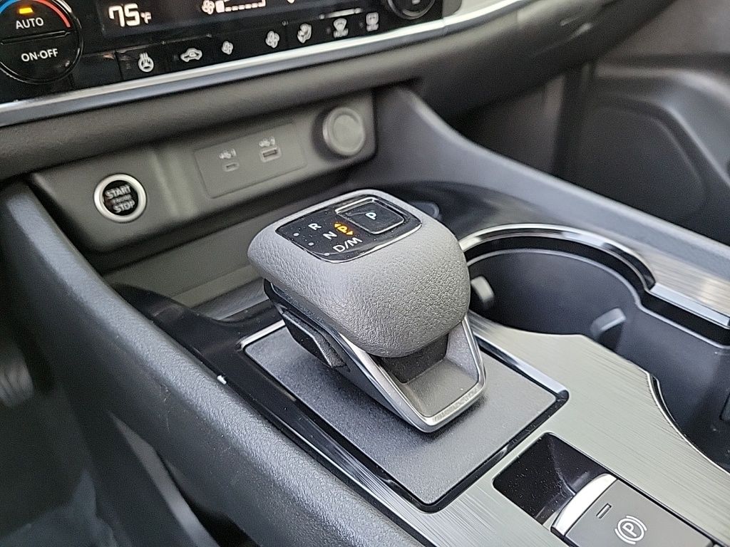 Thumbnail: 2023 Nissan Rogue - 25