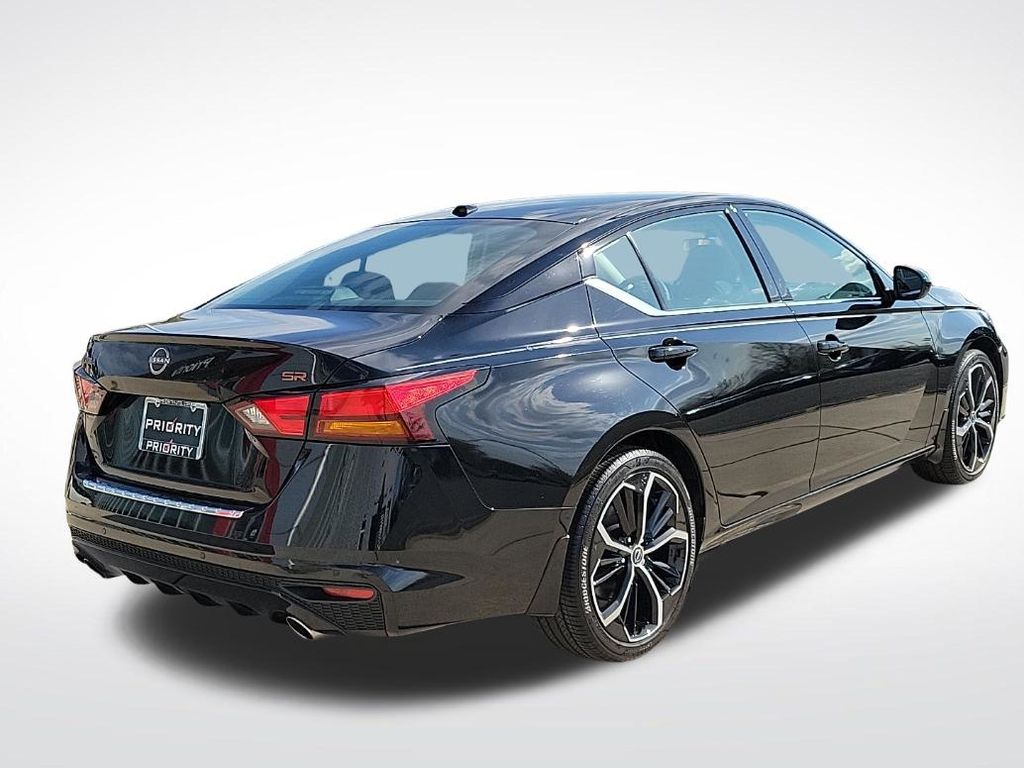 Thumbnail: 2023 Nissan Altima - 3