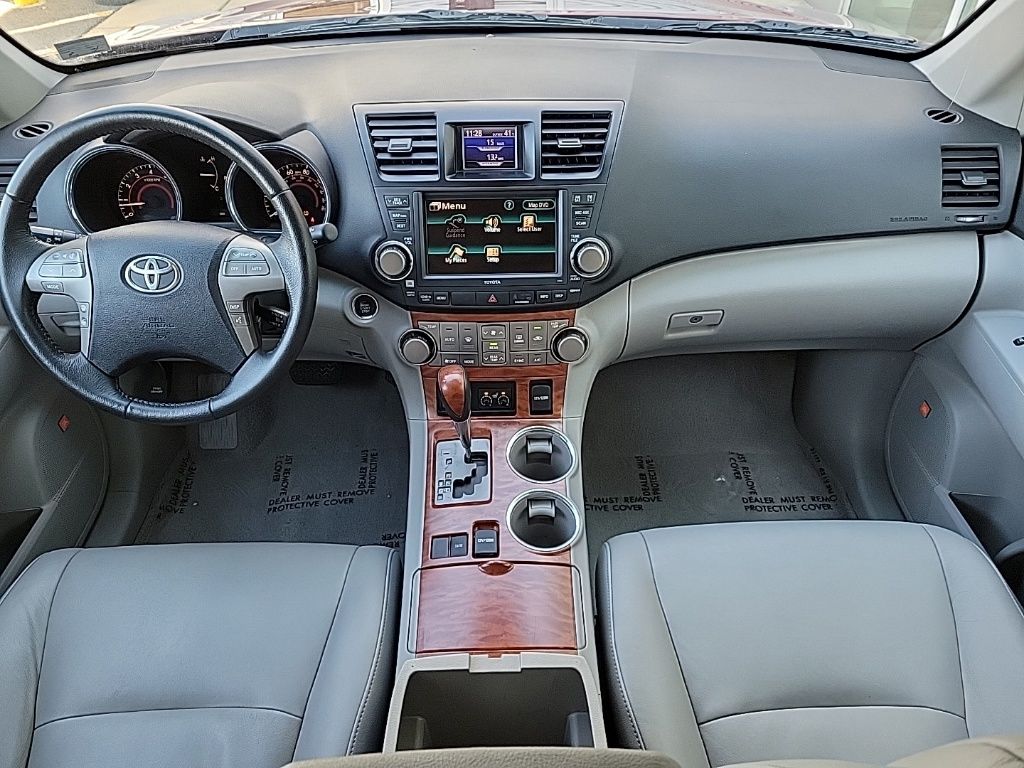 Thumbnail: 2010 Toyota Highlander - 21