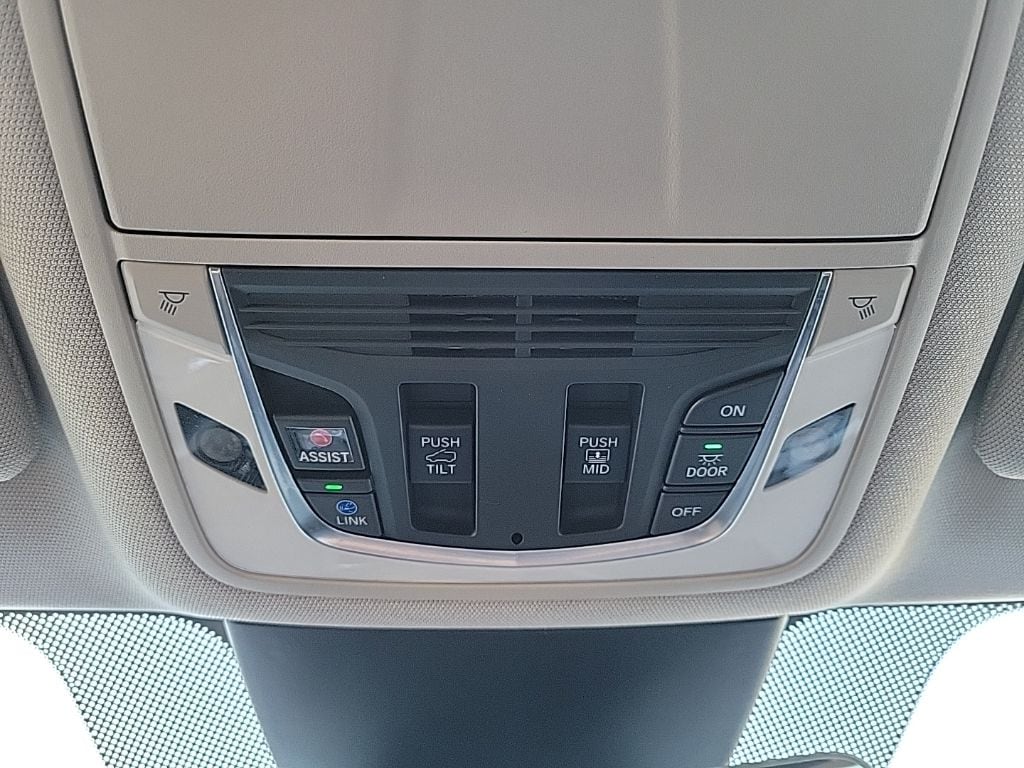 Thumbnail: 2023 Acura MDX - 40