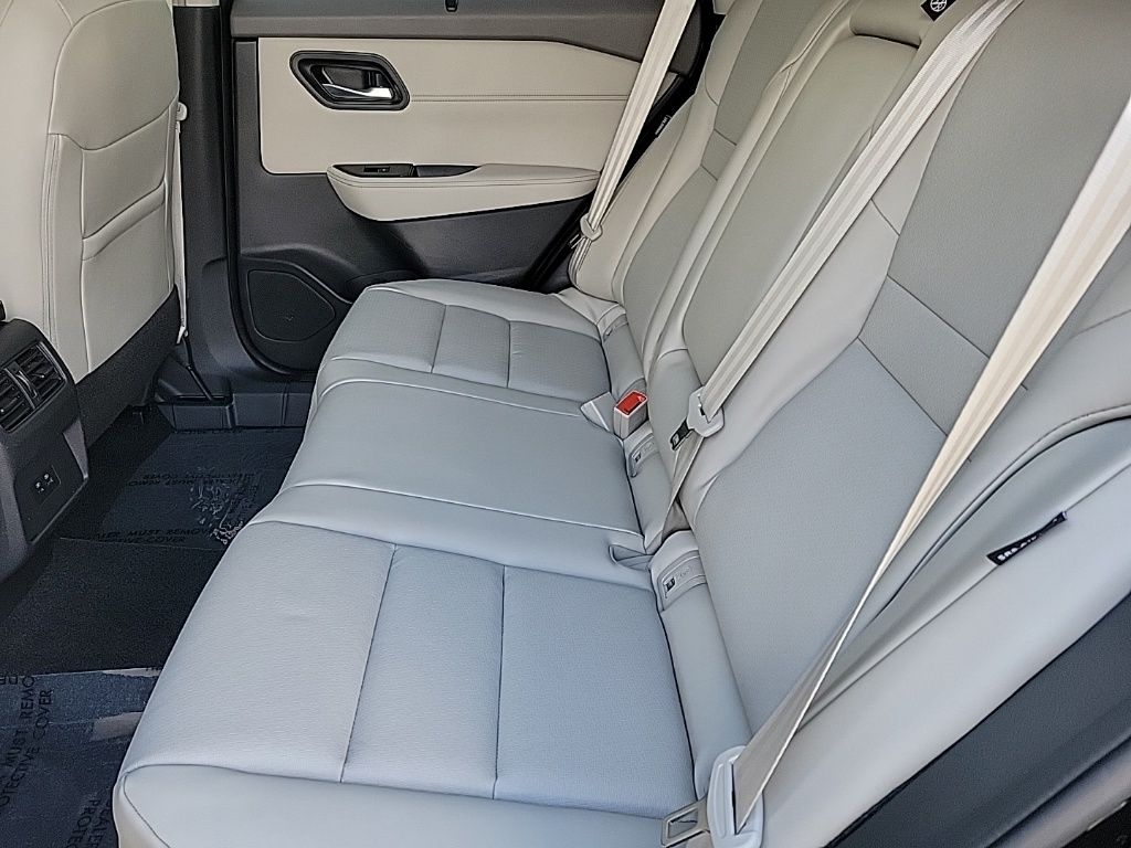 Thumbnail: 2023 Nissan Rogue - 12