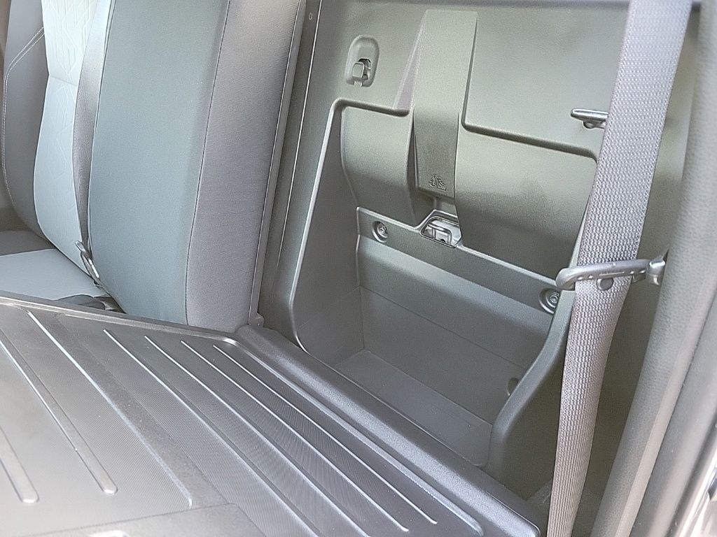 Thumbnail: 2021 Toyota Tacoma - 17