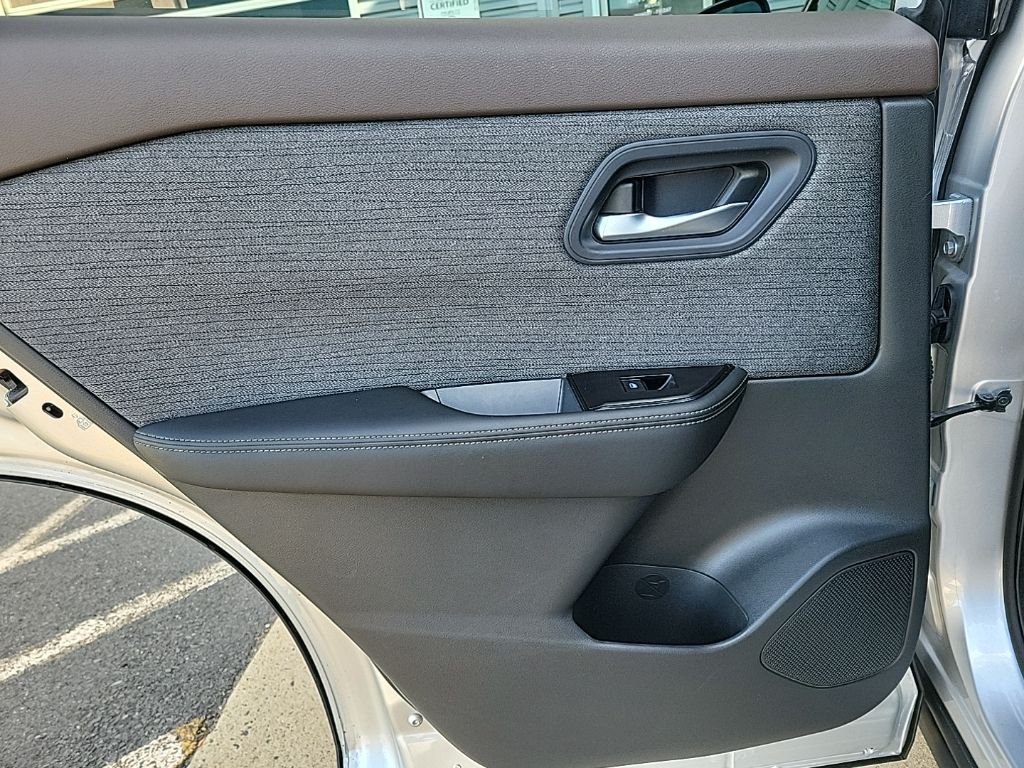 Thumbnail: 2022 Nissan Rogue - 21