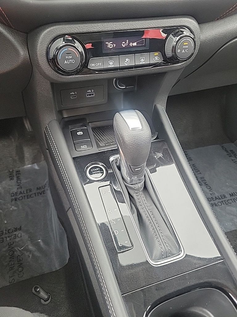 Thumbnail: 2024 Nissan Kicks - 24