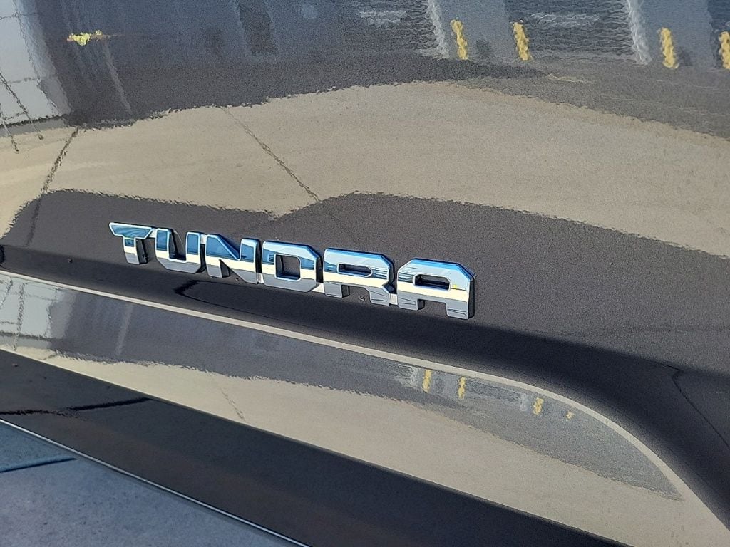 Thumbnail: 2024 Toyota Tundra - 10