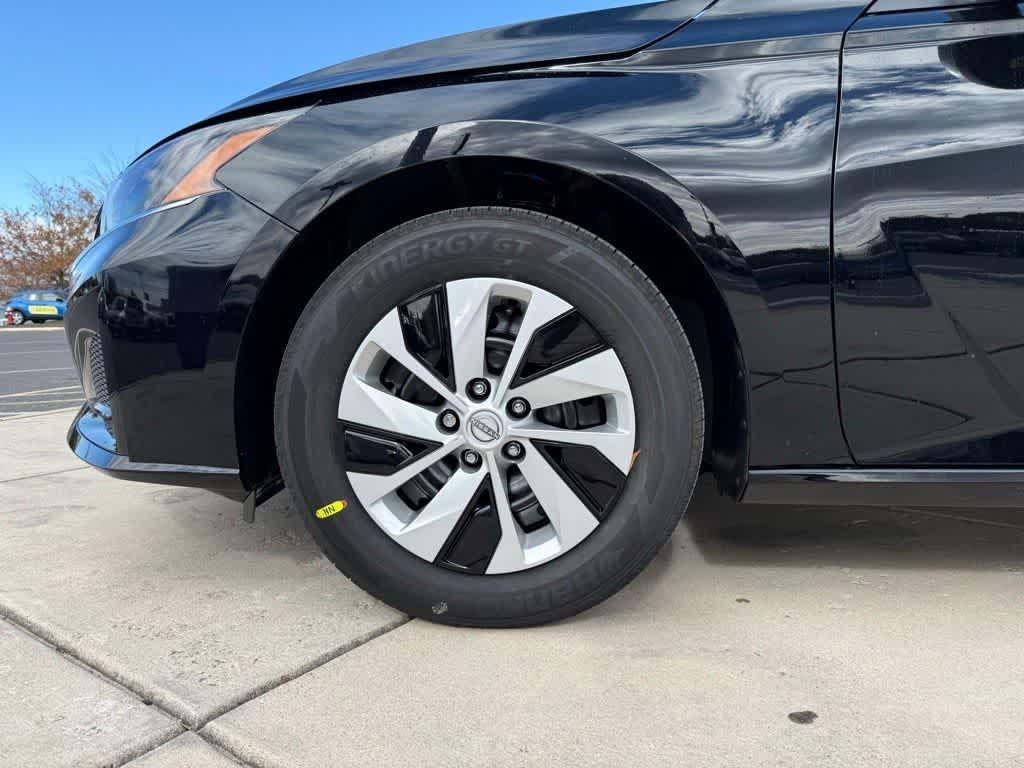 Thumbnail: 2025 Nissan Altima - 9