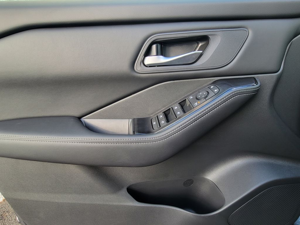 Thumbnail: 2026 Nissan Rogue - 23