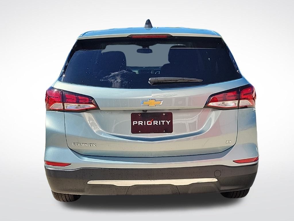 Thumbnail: 2022 Chevrolet Equinox - 4