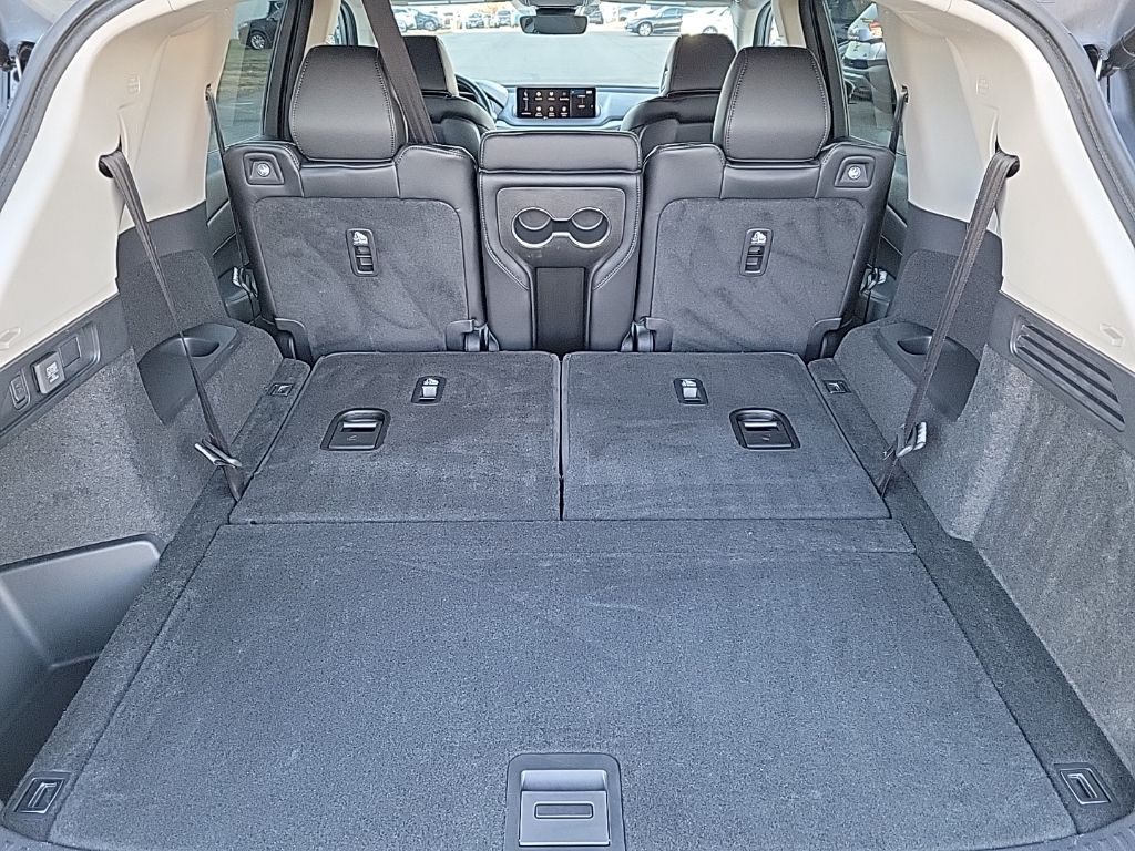 Thumbnail: 2023 Acura MDX - 21