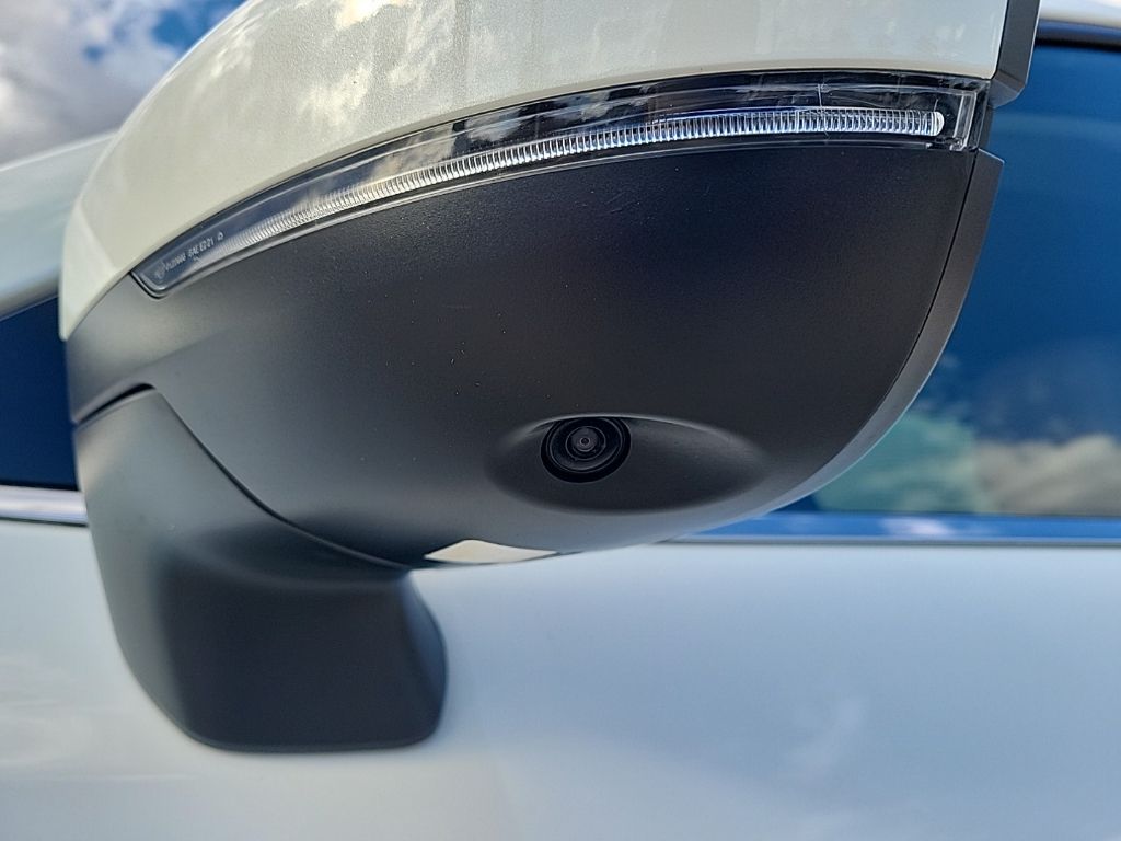 Thumbnail: 2023 Nissan Pathfinder - 10