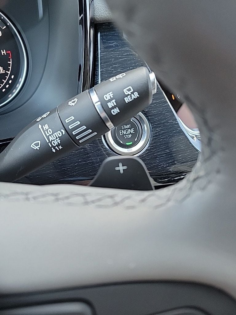 Thumbnail: 2023 Cadillac XT6 - 36