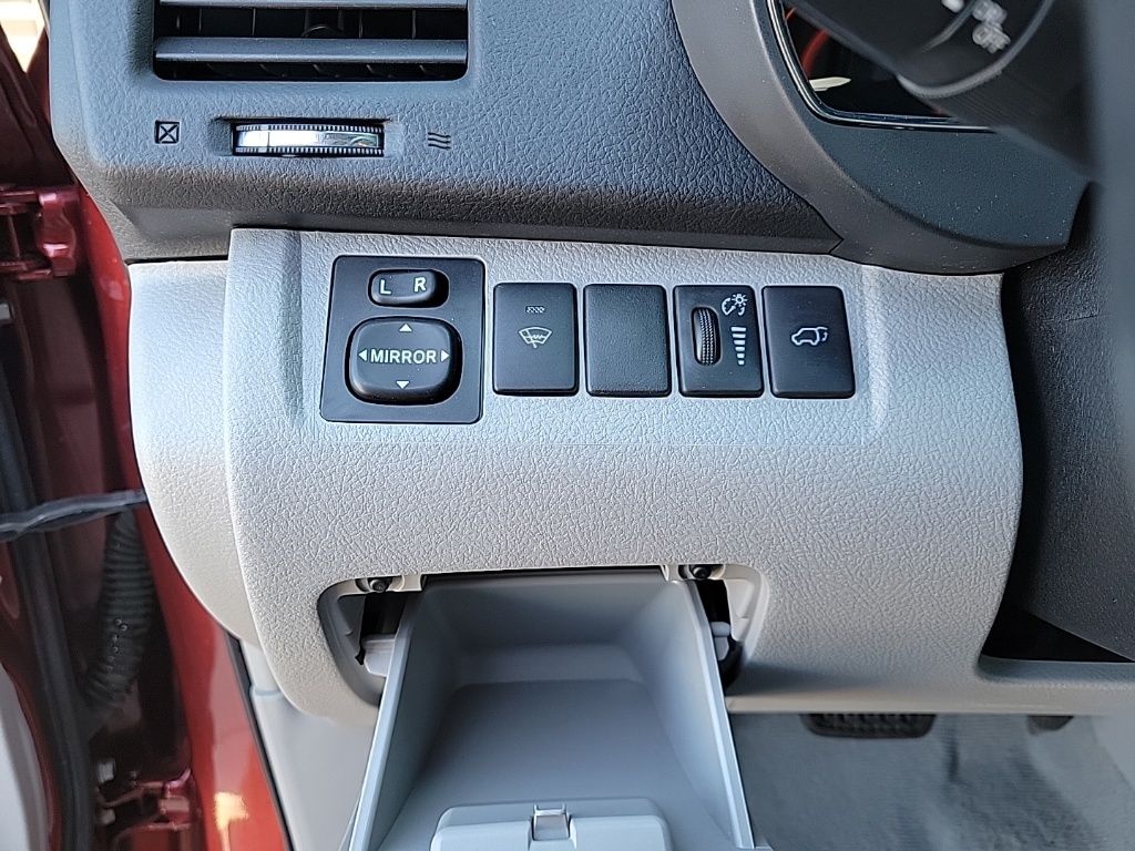 Thumbnail: 2010 Toyota Highlander - 33