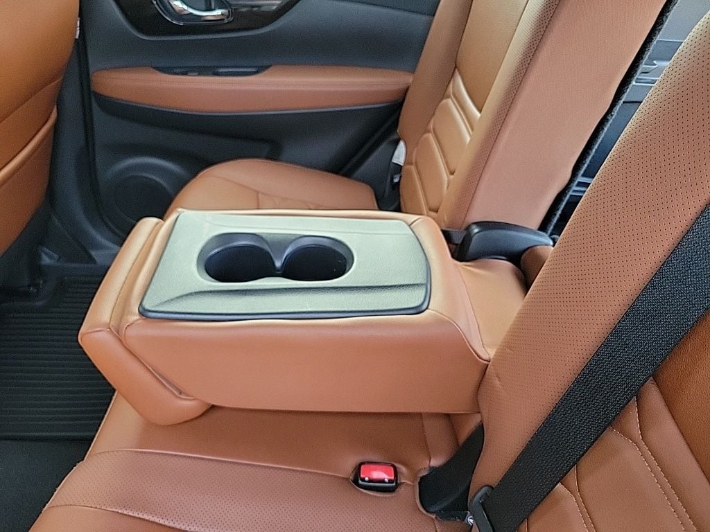 Thumbnail: 2019 Nissan Rogue - 16