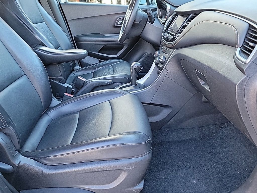 Thumbnail: 2021 Chevrolet Trax - 14