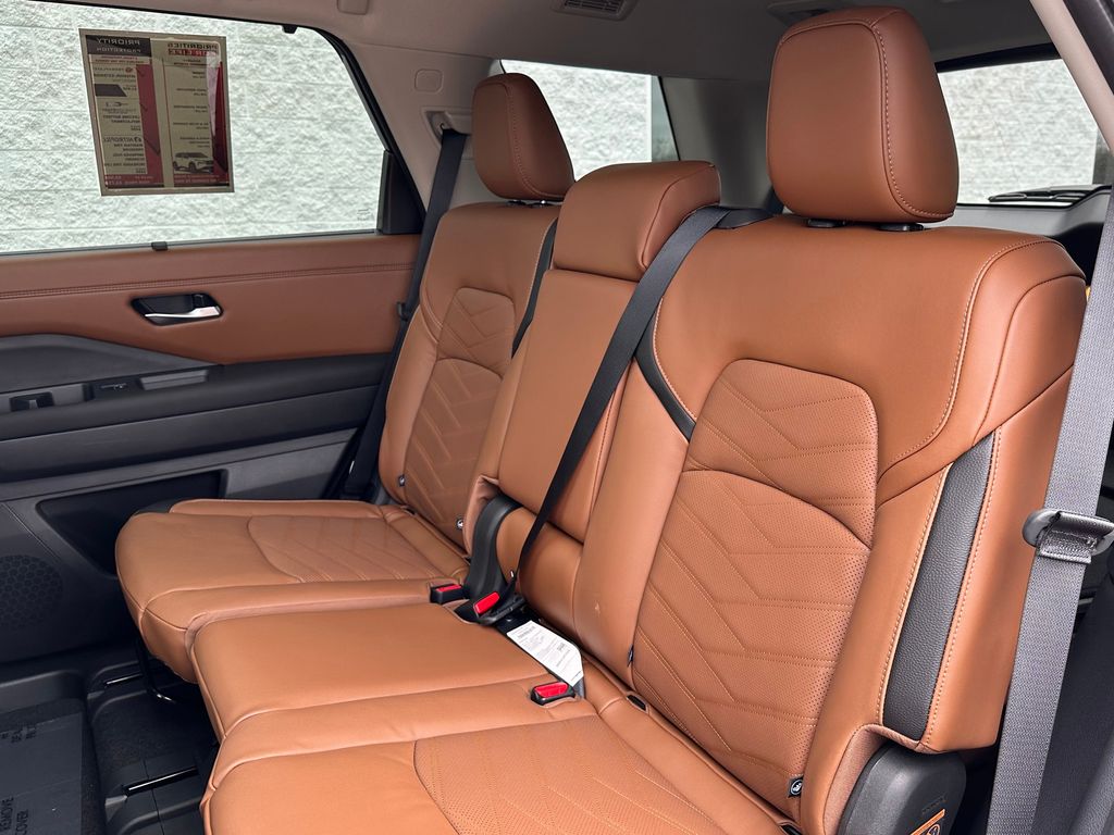 Thumbnail: 2025 Nissan Pathfinder - 26