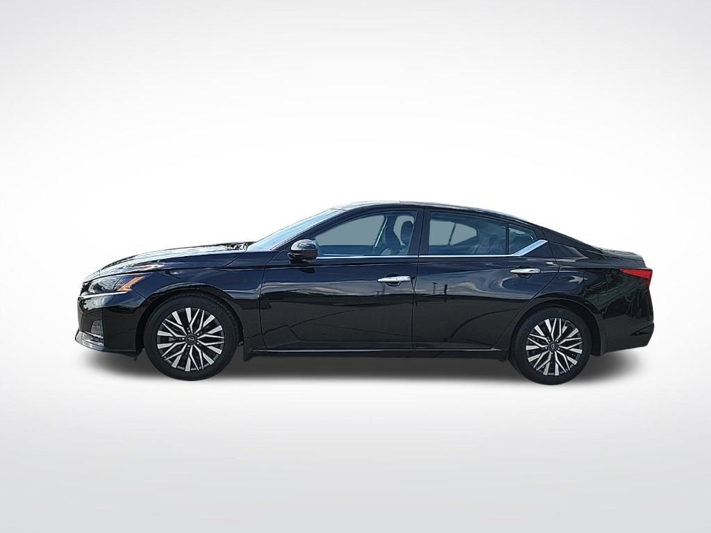 Thumbnail: 2023 Nissan Altima - 2