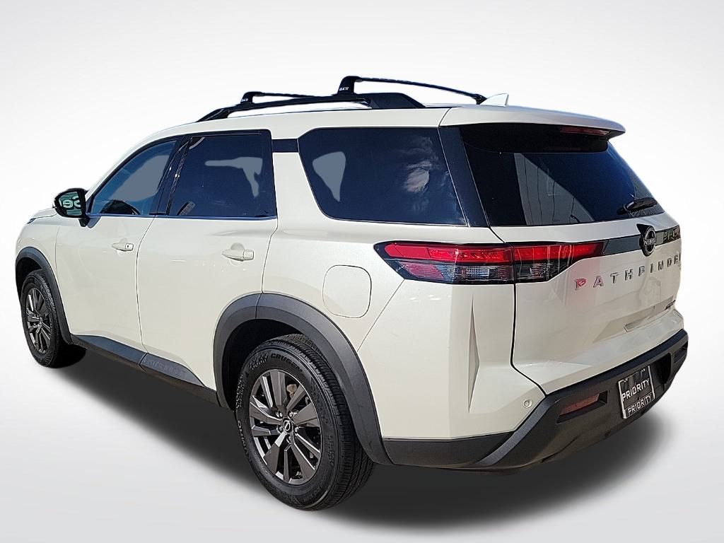 Thumbnail: 2022 Nissan Pathfinder - 3