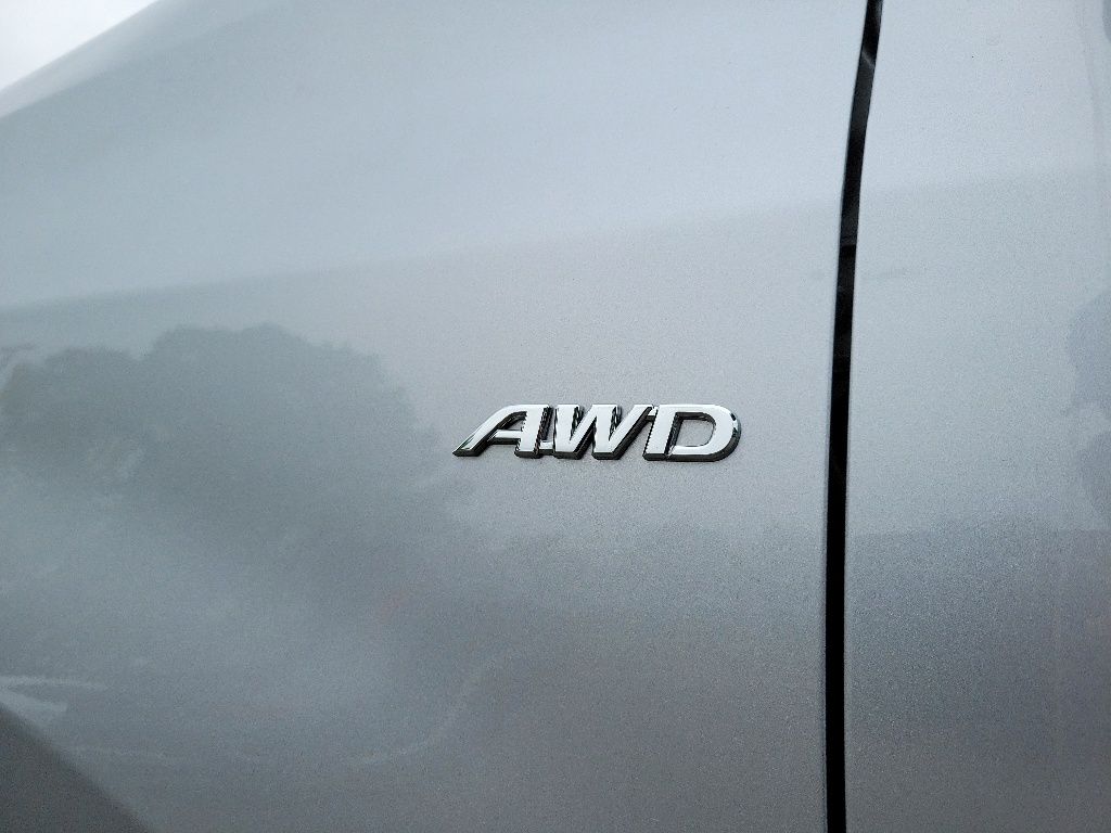 Thumbnail: 2017 Toyota Sienna - 10