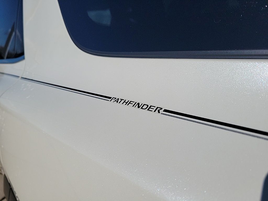 Thumbnail: 2023 Nissan Pathfinder - 10