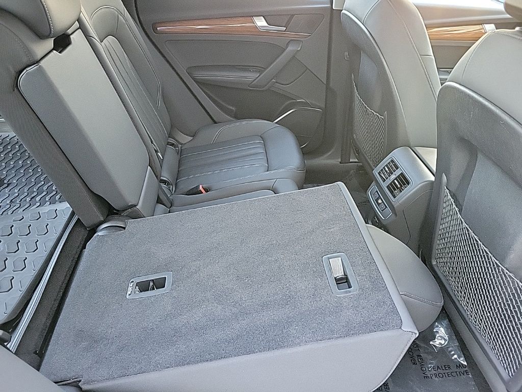 Thumbnail: 2021 Audi Q5 - 15