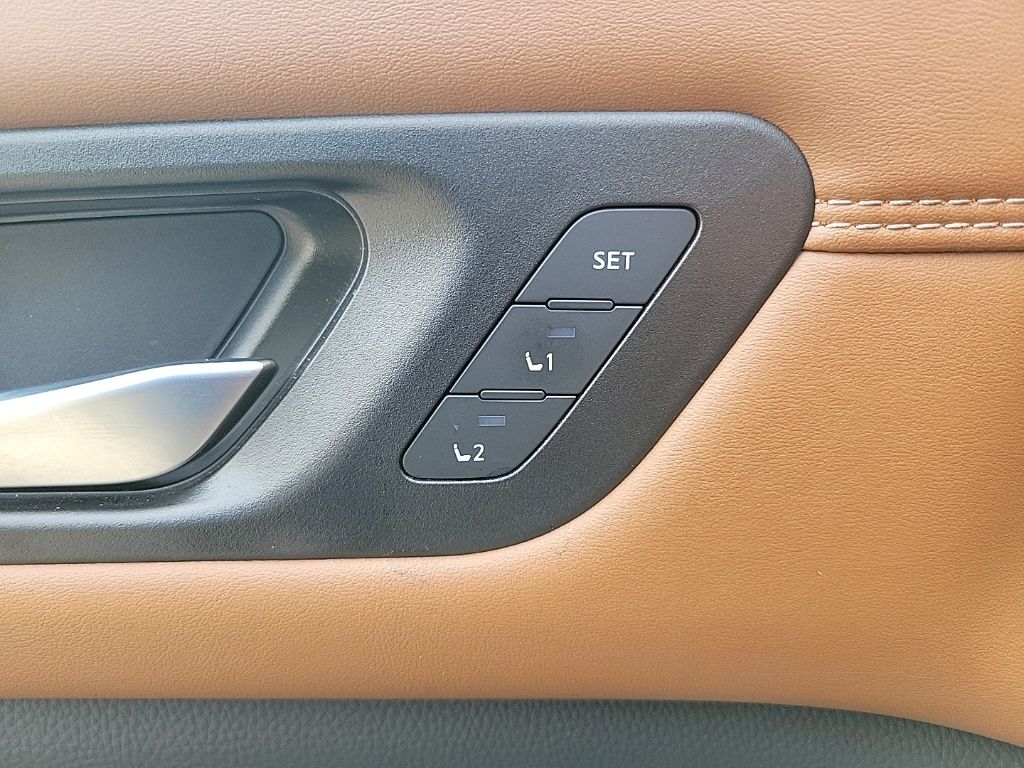 2022 Nissan Pathfinder Platinum 23