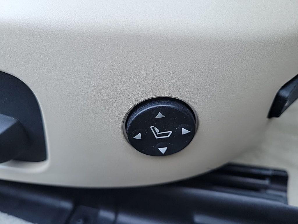 Thumbnail: 2011 BMW 3 Series - 18