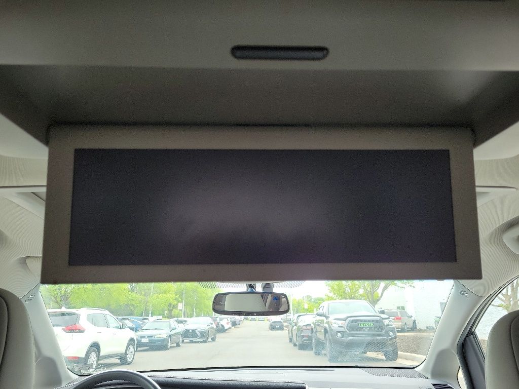 Thumbnail: 2017 Toyota Sienna - 25