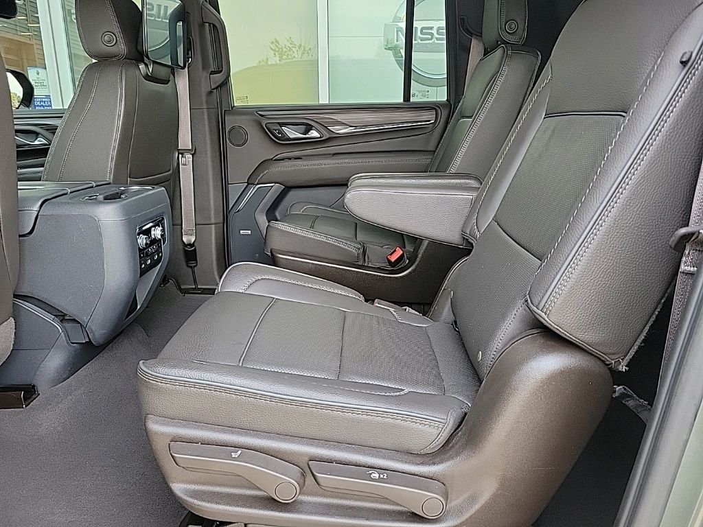 Thumbnail: 2023 GMC Yukon XL - 14