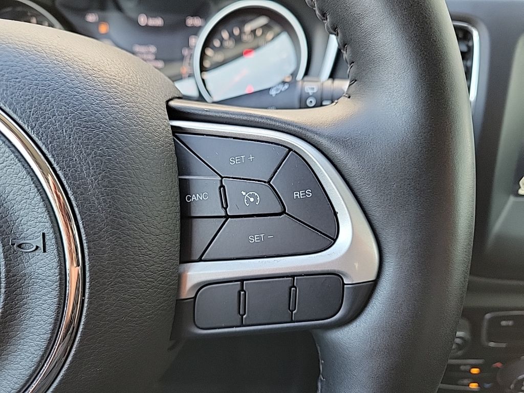 Thumbnail: 2018 Jeep Compass - 26