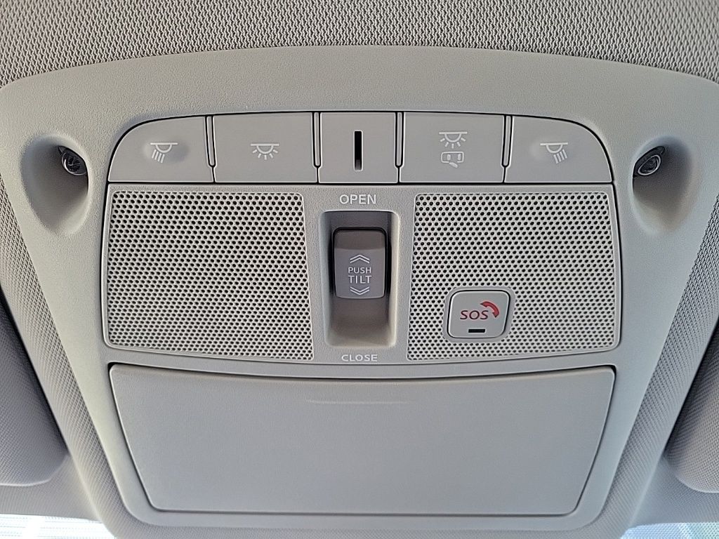 Thumbnail: 2016 Nissan Rogue - 27