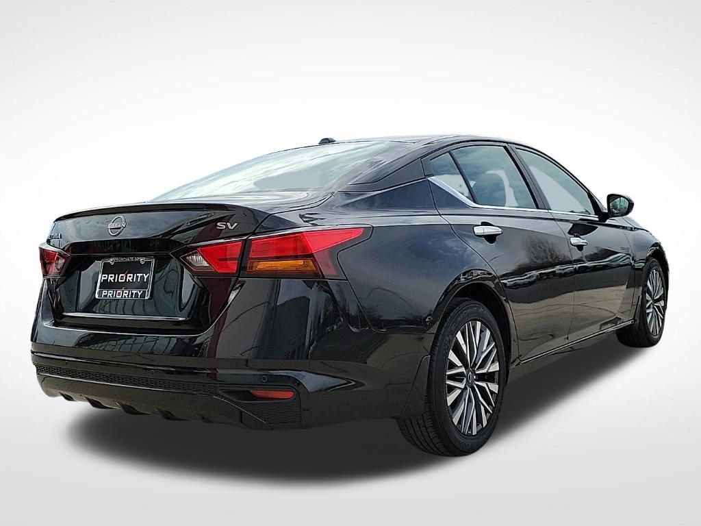 Thumbnail: 2024 Nissan Altima - 4
