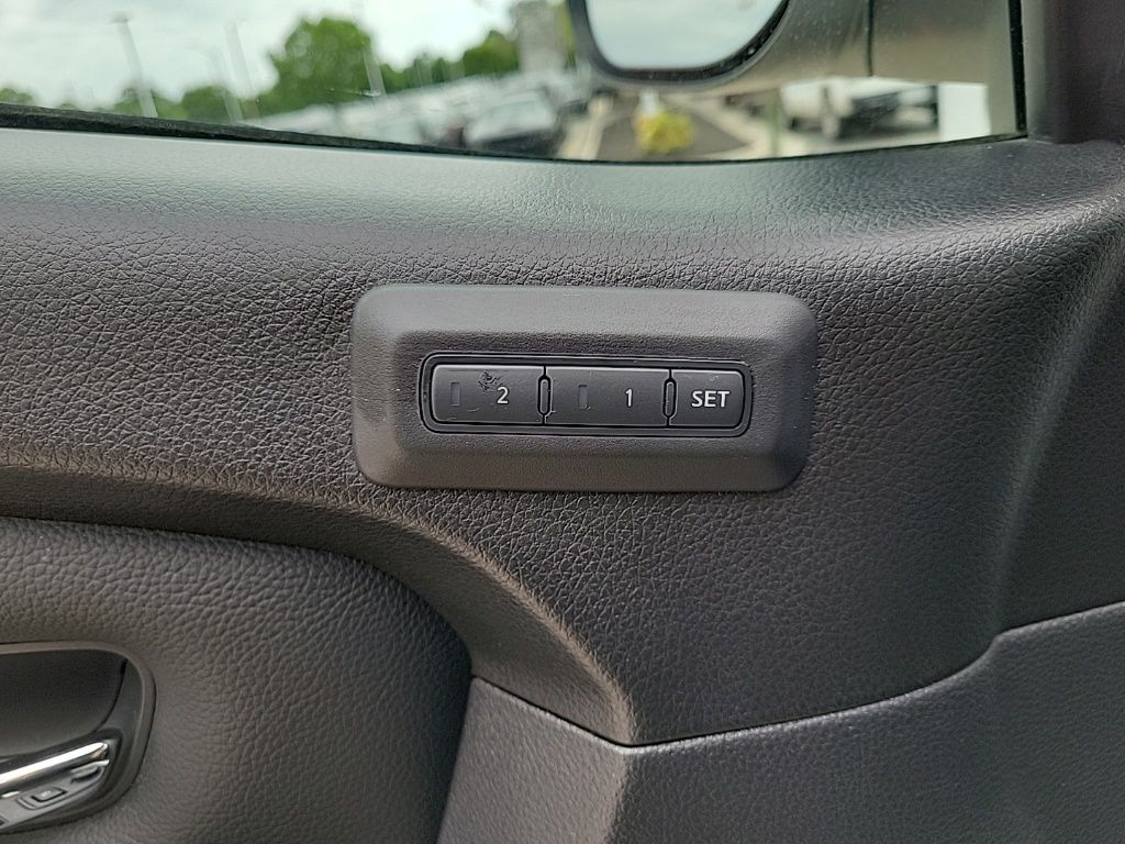 Thumbnail: 2023 Nissan Titan - 34