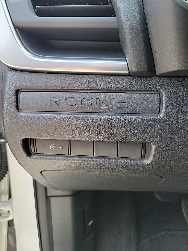 Thumbnail: 2023 Nissan Rogue - 19