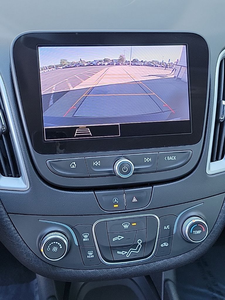 Thumbnail: 2022 Chevrolet Malibu - 24