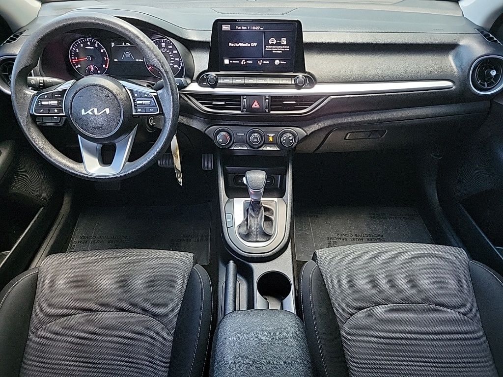 Thumbnail: 2023 Kia Forte - 17