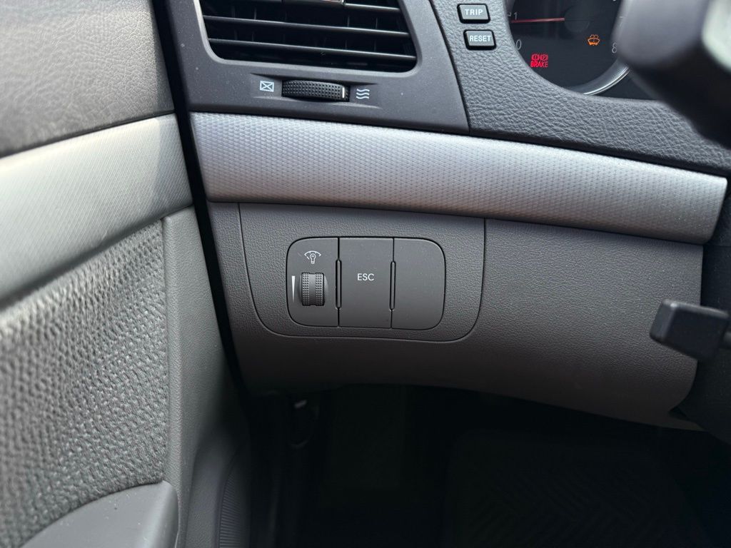 2010 Hyundai Sonata GLS 14
