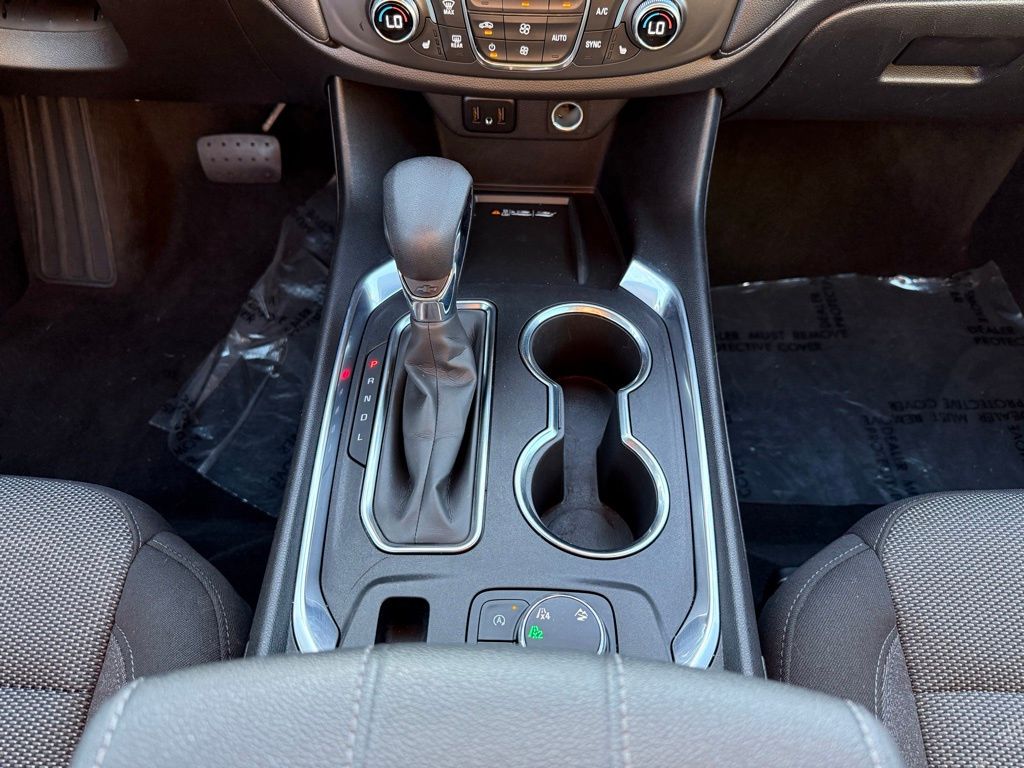 Thumbnail: 2023 Chevrolet Traverse - 17