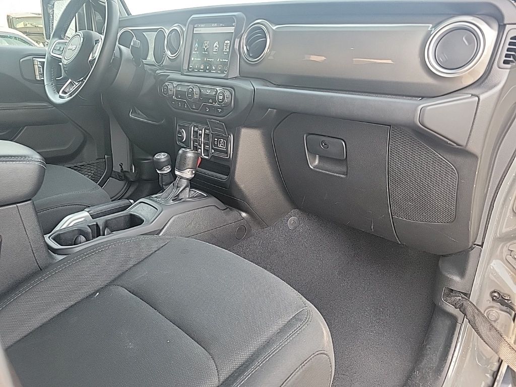 2018 Jeep Wrangler Unlimited Sahara 11