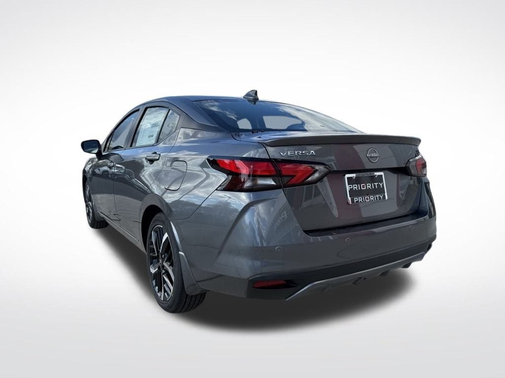New 2025 Nissan Versa 1.6 SR Sedan