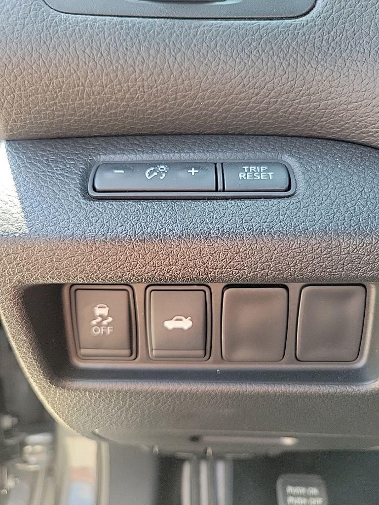 Thumbnail: 2014 Nissan Altima - 21