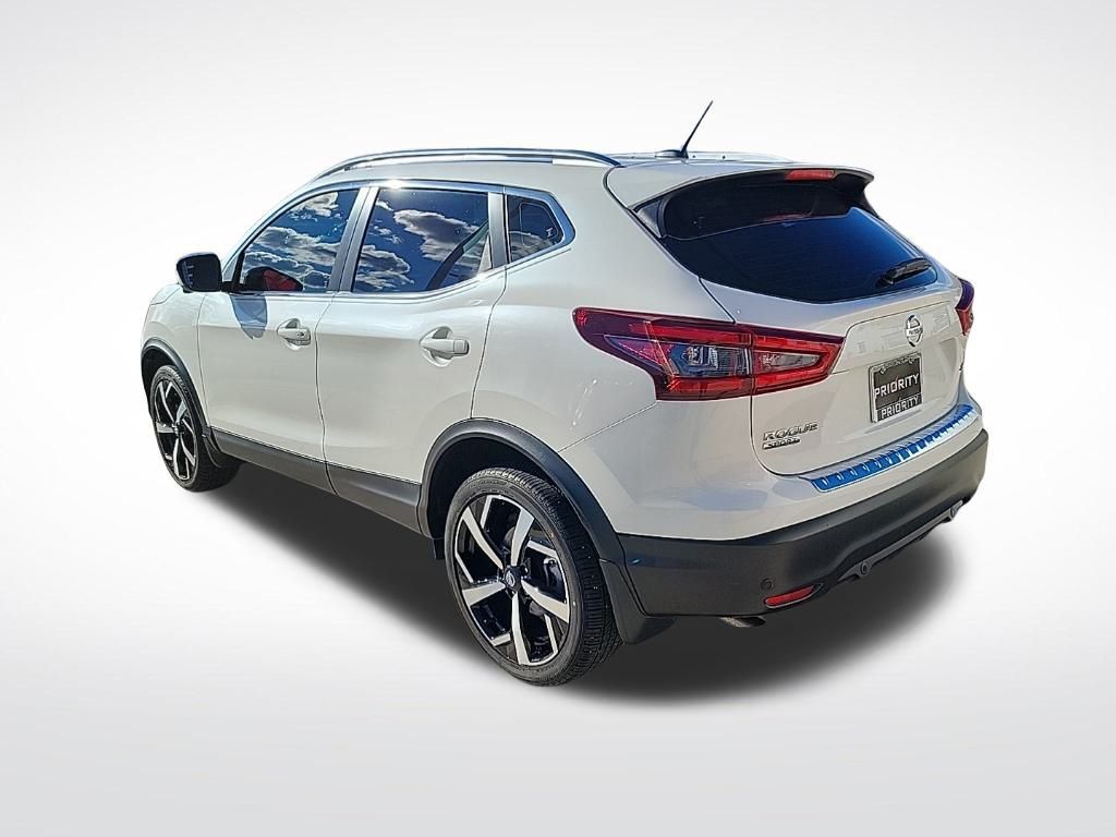 Thumbnail: 2022 Nissan Rogue Sport - 3